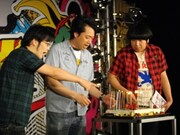 会場の空調が強く、ロウソクの火はうまくつかなかった。