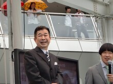 見事な毛活の成果を披露したトータルテンボス大村の父・大村敏和。調子の良いトークやボケを繰り広げ、宮迫から「お父さん出てきてから１回もおもんないじゃないですか」とツッコまれる始末。