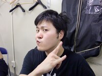 エハラマサヒロ「体力の限界！メンバーの中では僕だけいつもやってる得意分野なんですよね。それがみんなでできたのが嬉しいです。最後の練習なんて学園祭みたいでした」(c)吉本興業