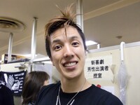 2700ツネ「整形しなくてもモテる方法がこんなところにありました。もっと早く気づくべきでした！」(c)吉本興業