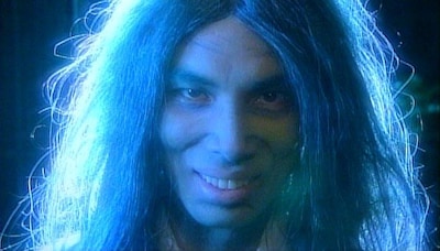 NHK連続テレビ小説「ゲゲゲの女房」でさまざまな貧乏神を演じるラーメンズ片桐仁。