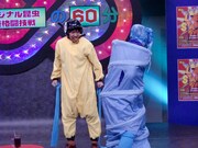 ナナフシの腕を引きちぎったパンよう虫。