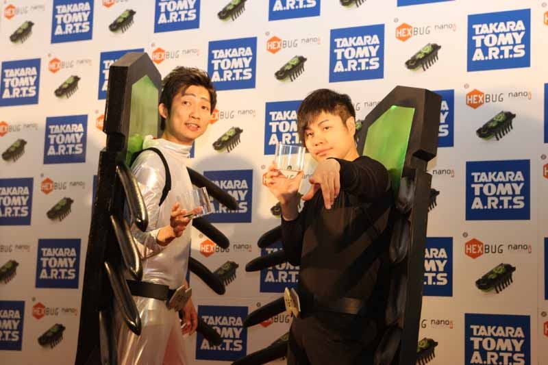 「nano styleのライバルは？」と聞かれると、石田は「うーーーん、鳩山（元）首相ですかね」とタイムリーな回答。井上が「今回の辞任みたいに日本もいろんなことが起こっていますけど、暗い日本を“笑い”で明るくするためにnanoは征服に来ていますから！」とフォローに入った。