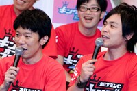 モンスターエンジンは西森（左）がボケ倒し、会場を沸かせていた。