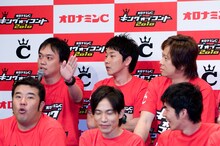 ななめ45°。下段の会話が長かったためカンペで「手短に」と指示を出され、「特急で行きます！」と電車ネタを交えて「ライバルは3人組全員」と手短にコメントした。