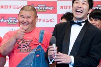 Tシャツのサイズがなく、配布されたアイロンプリントを自分で貼ってきた安田大サーカスHIRO。