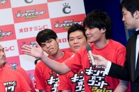 ザ・ゴールデンゴールデン。先日「第1回お笑いハーベスト大賞」で優勝したばかりの期待のトリオ。