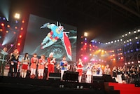 最終日の一場面。(c)創通・サンライズ