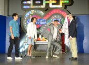 「このポーズは就職に有利です！」と渾身のギャグを披露する世界のナベアツ。しかし、イギリス人には通用しなかった。