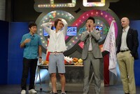 イギリス人の鉄仮面ぶりに頭をかかえるジャルジャルと世界のナベアツ。