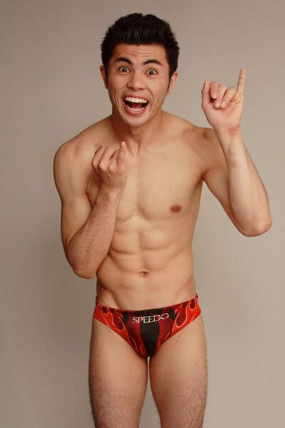 「ライオンスペシャル 第30回 全国高等学校クイズ選手権　静岡大会」応援パーソナリティの小島よしお。