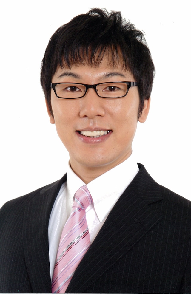 「ライオンスペシャル 第30回 全国高等学校クイズ選手権　四国・岡山大会」応援パーソナリティを務める浅越ゴエ。