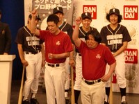 モンキーターンは「2005年度全国高校野球選手権大会準々決勝でアルプス席にいたチアリーディング部長とそのお友達」というマニアックなモノマネを披露。