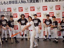 また最下位のチームは罰ゲームとして、DH億の「トニ・ブランコの明らかに上半身に頼りすぎているバッティング」でケツバット10発を受けなければならない。