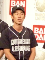 「大村トリッキーズ」オーナーのトータルテンボス大村。練習の8、9割はかくし球だそうだが、希望選手にダルビッシュの名前を挙げ「全然トリッキーじゃない！」と他のオーナー陣から批判を受けた。