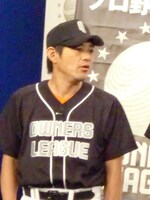 「博多よかろうもんホークス」オーナーの博多華丸。オーナー会社は主に博多の物産品を扱っているそう。