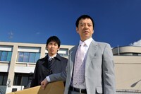 「連続ドラマ小説 木下部長とボク」第1話の場面写真。