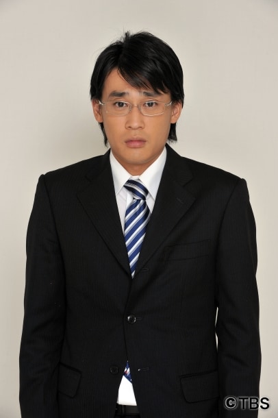 ロク（本物の蜂須賀悟郎）役のフルーツポンチ村上。(c)TBS