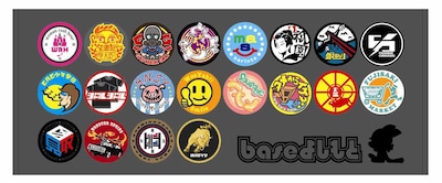 baseロゴフェイスタオル。価格は840円。