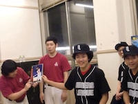 プロフィールには、「走攻守チャラ」「渋谷・クラブは最高得点、お笑いは0点」などのオリジナル分析表も。