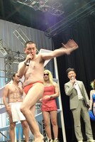 リクエストに応えて「歌舞伎あるある」を披露したRG。