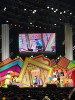 ブレイクダンスを披露したはんにゃ金田。