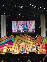 ブレイクダンスを披露したはんにゃ金田。