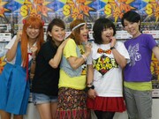 写真左から、会見に出席した桜・稲垣、友近、野沢直子、アジアン。