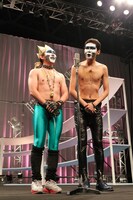 2日目の「シャッフルネタブロック」に登場した増谷キートンとPOISON GIRL BAND吉田。(c)吉本興業