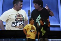 2日目のトリを飾ったブラックマヨネーズ。(c)吉本興業