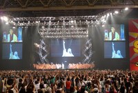 3日目のオープニングに登場した桂三枝。2万人の「いらっしゃ～い！」で開幕。