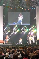 「ネコです！」とポーズを決める楽しんご♥