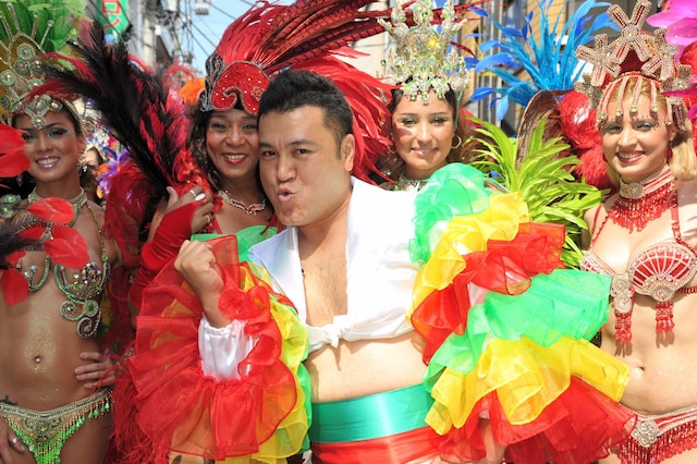 アンタッチャブル山崎（写真中央）(c)テレビ朝日