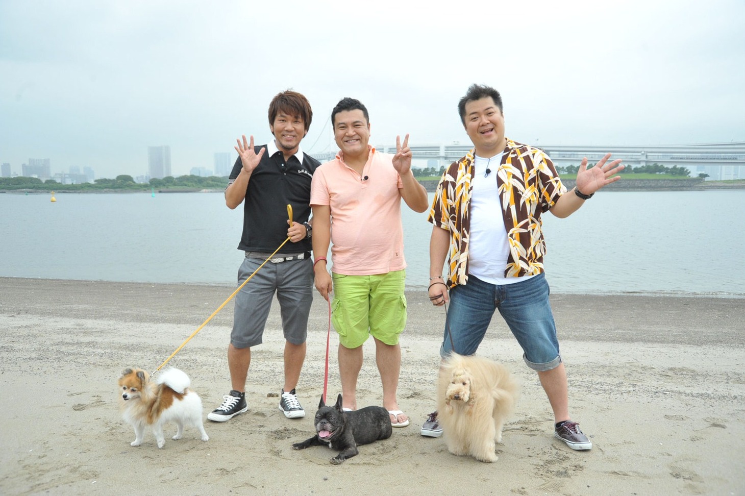 FUJIWARA藤本、アンタッチャブル山崎、ブラックマヨネーズ小杉（左から）。(c)テレビ朝日