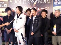 ライセンスの2人は期間中同店にサプライズ登場する予定。8月1日からは全国Zeppツアー「LICENSE vol.Zepp ENJOY!! ～the energy 2010～」がスタートするが、「連動企画も考えたい」と意気込みを語った。