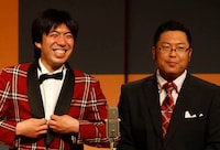 何かと“上手いこと”や“時代遅れの流行語”を挟み込むねづっちに、木曽は「こっちは朝からそれ見てるんだよ」とツっこむと、観客から笑いが沸き起こった。(c)中山ノリ