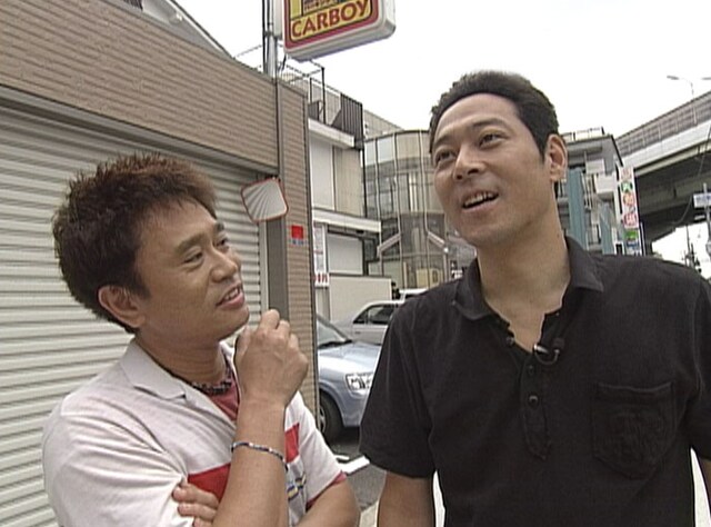 番組の一場面。写真左から浜田雅功と東野幸治。