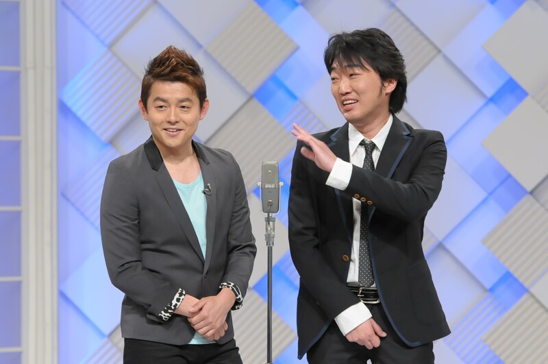 「笑神降臨」で4本の漫才を披露するスピードワゴン。(c)NHK