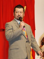 「この映画の撮影は15年前から始まりました。当時はぼくの下着もまだ白ブリーフでした」とウソをつくケンドーコバヤシ。