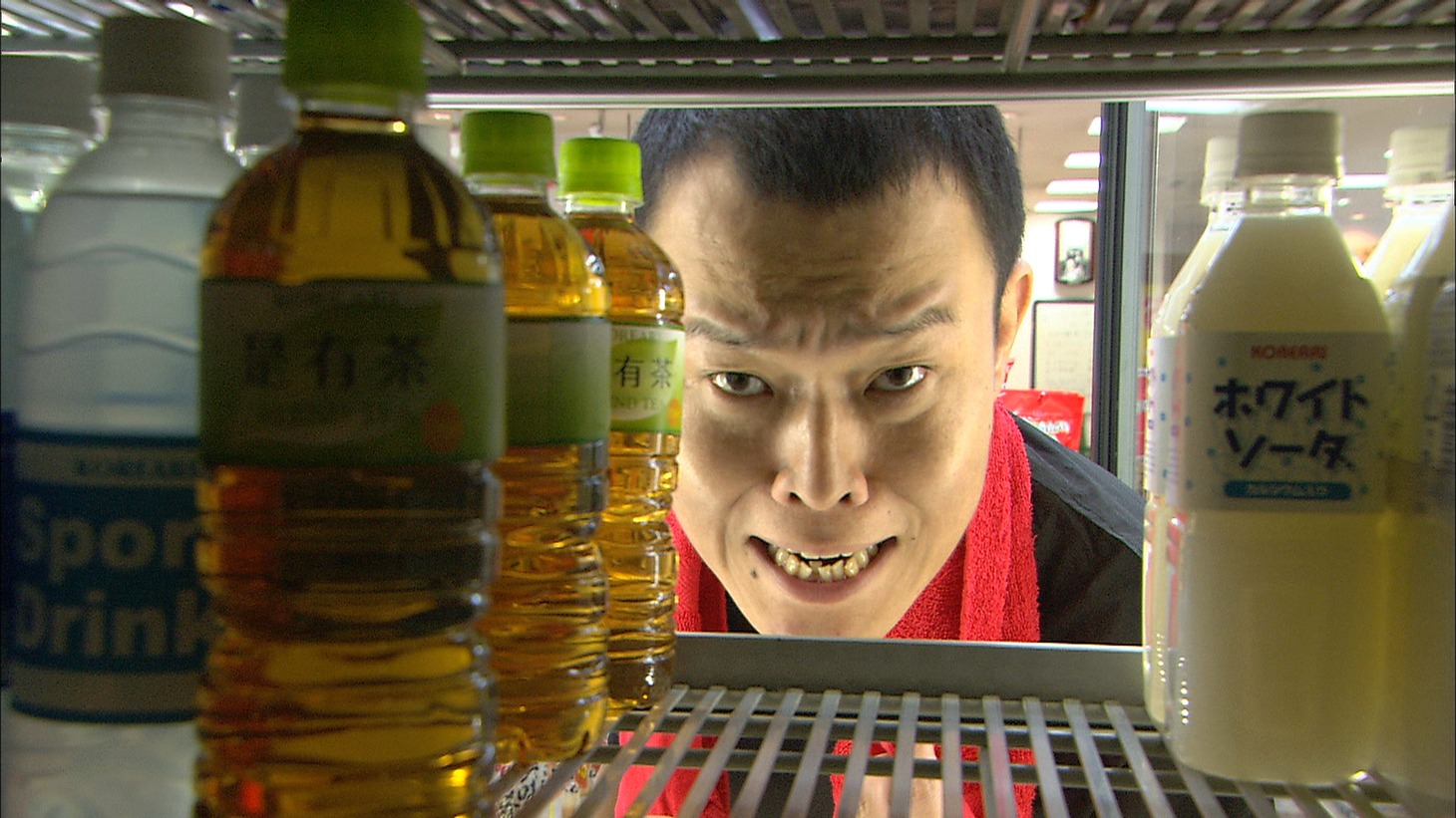 「コレってアリですか？」の一場面。(c)NTV