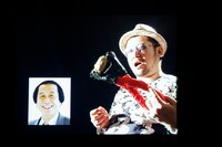 オープニングシングルマッチのVTRでは、川島がガムテープアートで“ラジオペンチにはさまれたチャッソ（やなぎ浩二）”を表現。ケンコバは「俺がやなぎ浩二の隠し子と知って……」と乗っかり、誰も止められない世界へ突入した。