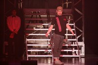 紹介VTRでは、おなじみ“スペースかりそめ大明神”も登場し、出場前から川島ワールド全開だった。