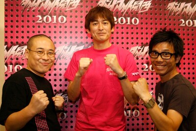 「ダイナマイト関西2010 second」主催のバッファロー吾郎と、今大会優勝者の博多大吉。