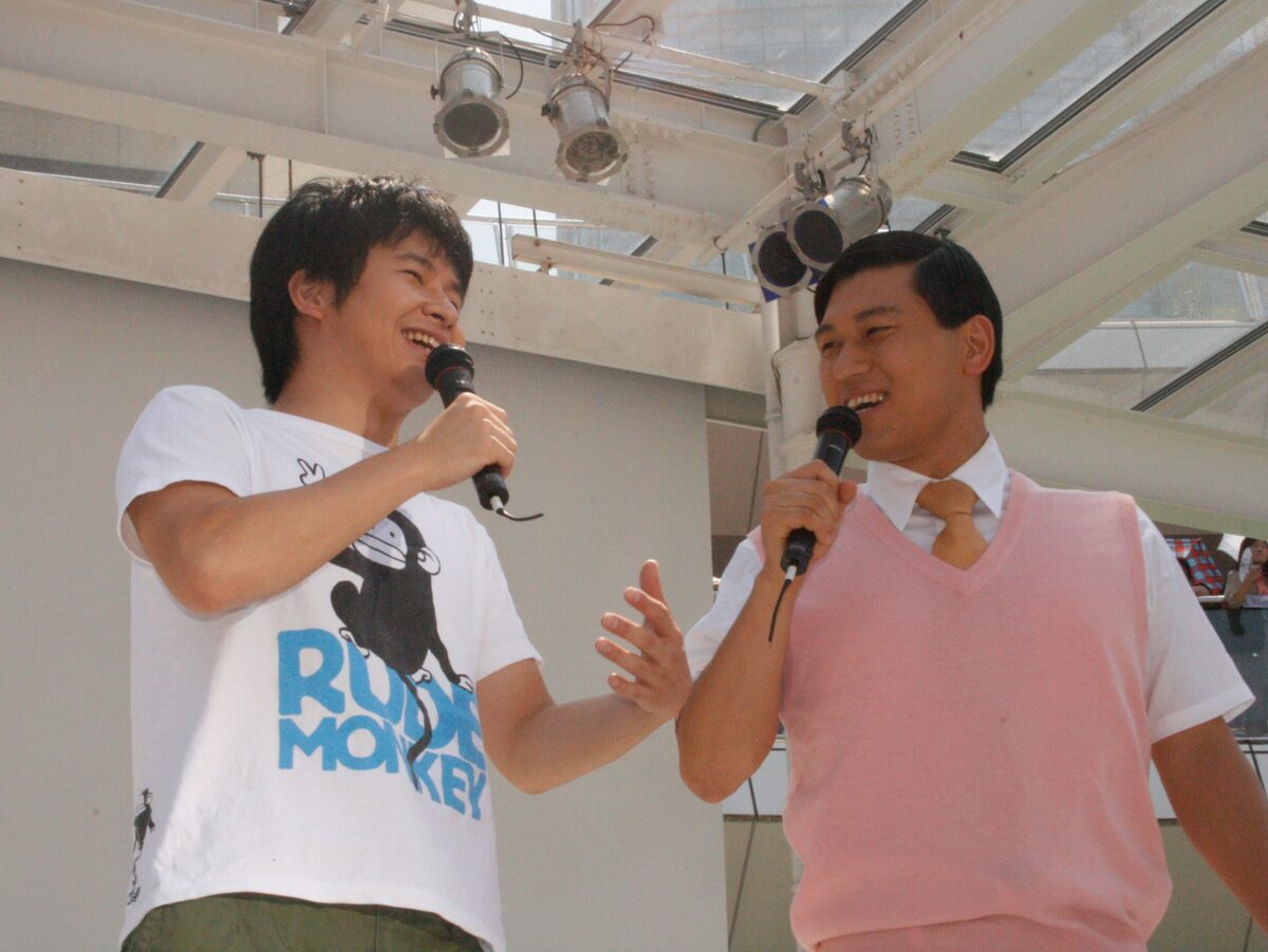 声が枯れていることを春日から指摘された若林は「プロ意識に欠けている