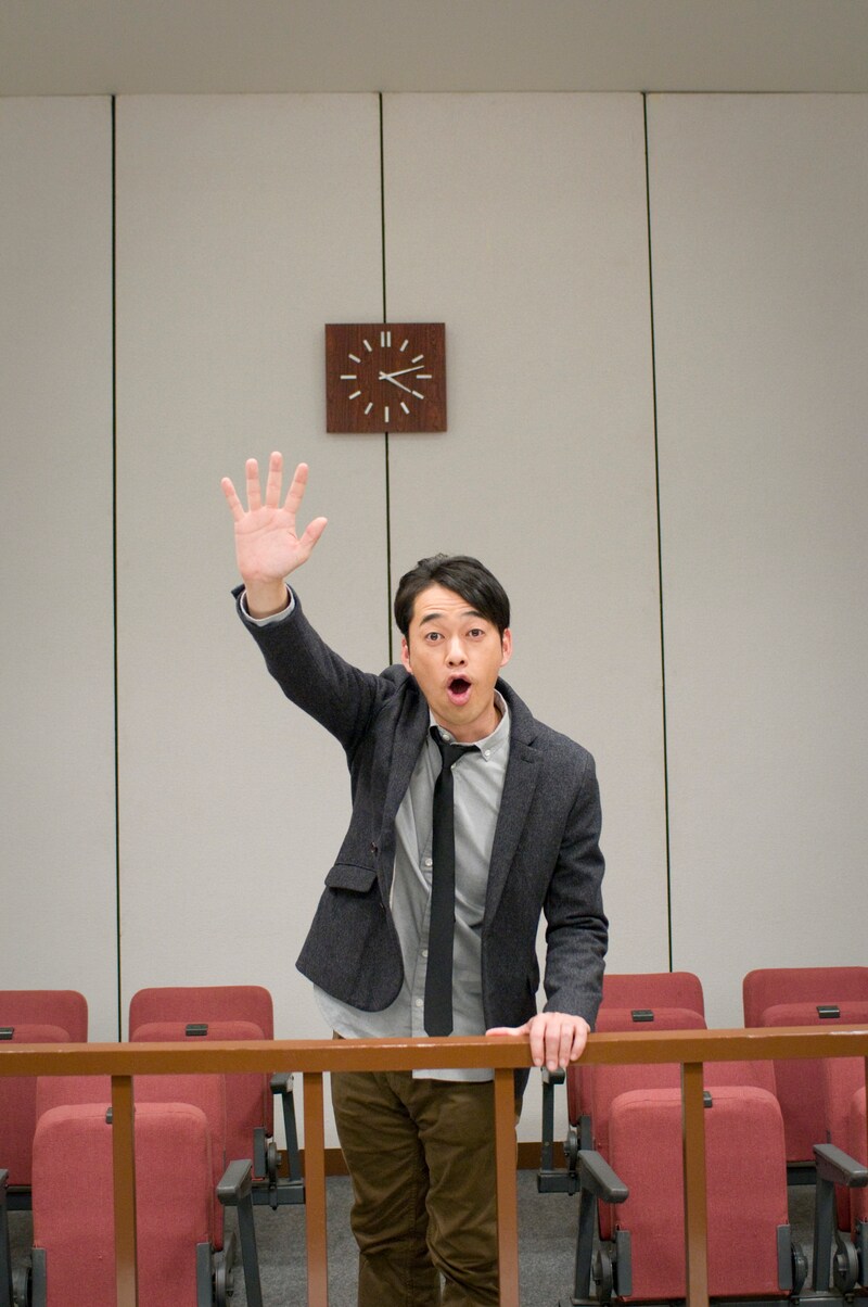 映画「裁判長！ここは懲役4年でどうすか」で主演を務めるバナナマン設楽。(c)「裁判長！ここは懲役4年でどうすか」製作委員会
