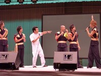 「次の坊主は誰か」とはしゃぐリアンと紳助。