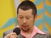 「ホールズ」新テレビCMの一場面。(c)キャドバリー・ジャパン株式会社