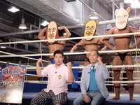 タカアンドトシと、“筋肉ゆるキャラ”のカクテキ、マッコリ、チヂミ。番組では、「S-1バトル」の賞金で、この筋肉ゆるキャラの消しゴムをプレゼントした。