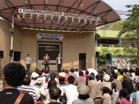 3連休の最終日とあって多くの観客が生の「ととのいました」を見ようと詰め掛けた会場。トークショーでは、過酷なロケの裏話も飛び出した。