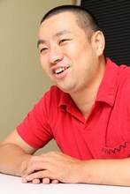 1児のパパでもあるレイザーラモンRG。「アメトーーク！」にメイン出演、ヒップヒップユニット・ビッグポルノのメジャーデビューなど、徐々に活動領域が広がっているだけに、防犯にも気を遣っているようだ。(c)河村正和